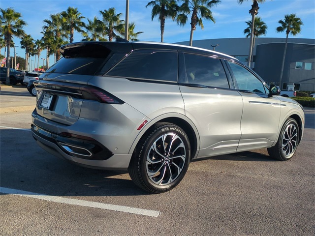 2024 Lincoln Nautilus Reserve photo 4