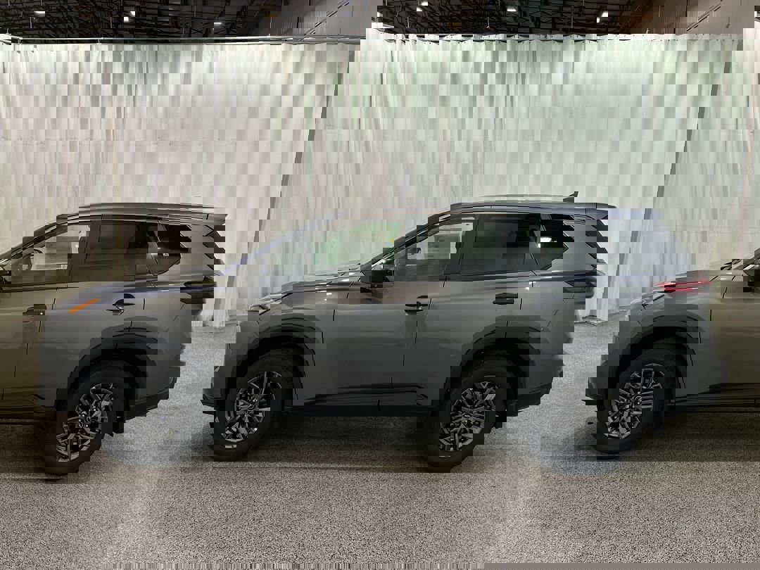 2026 Nissan Rogue S photo 4