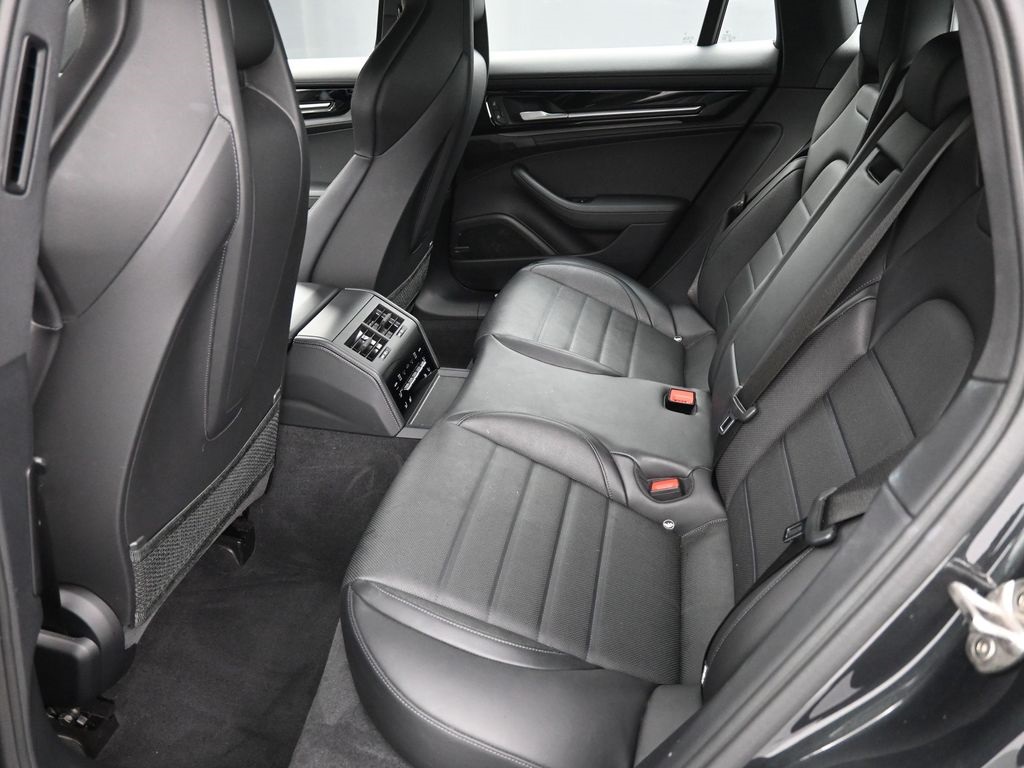 2024 Porsche Panamera Base photo 6