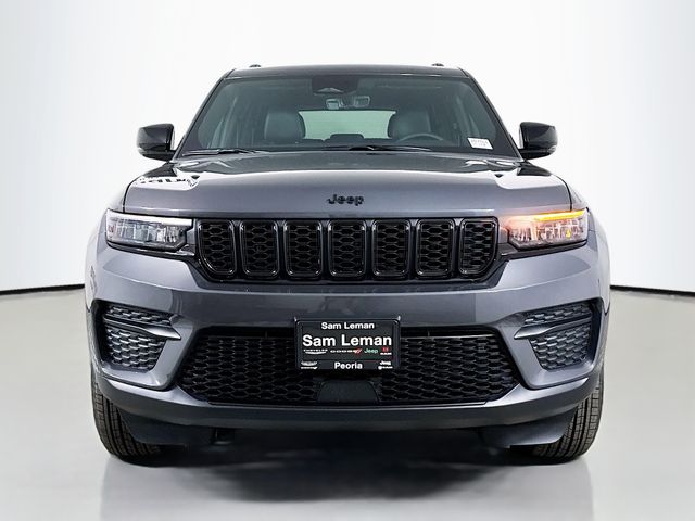 2025 Jeep Grand Cherokee Altitude photo 2