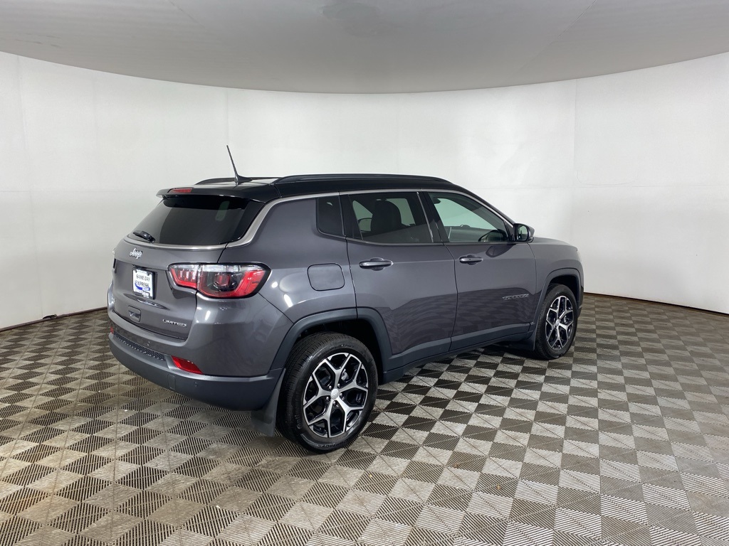 2024 Jeep Compass Limited photo 4