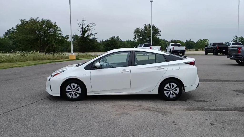 2018 Toyota Prius Four photo 4