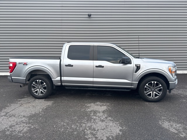 2022 Ford F-150 XL photo 2