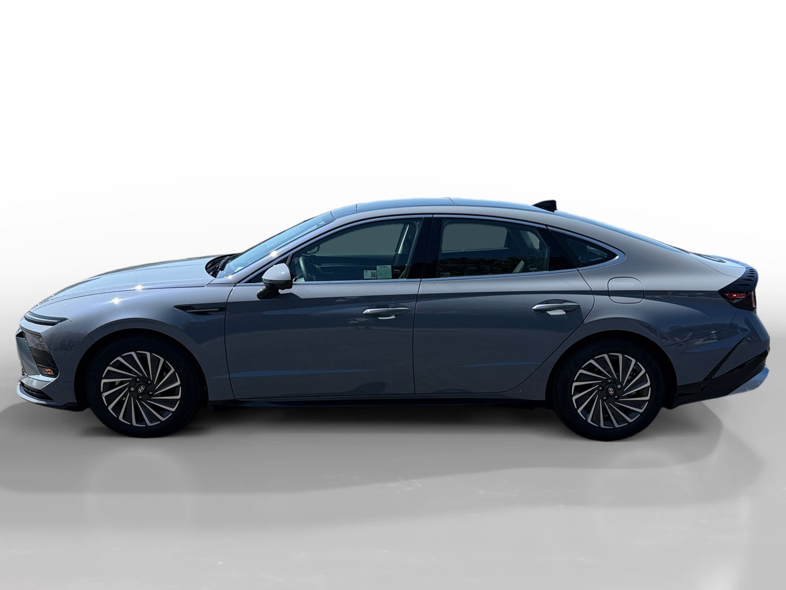 2025 Hyundai Sonata Hybrid Limited photo 2