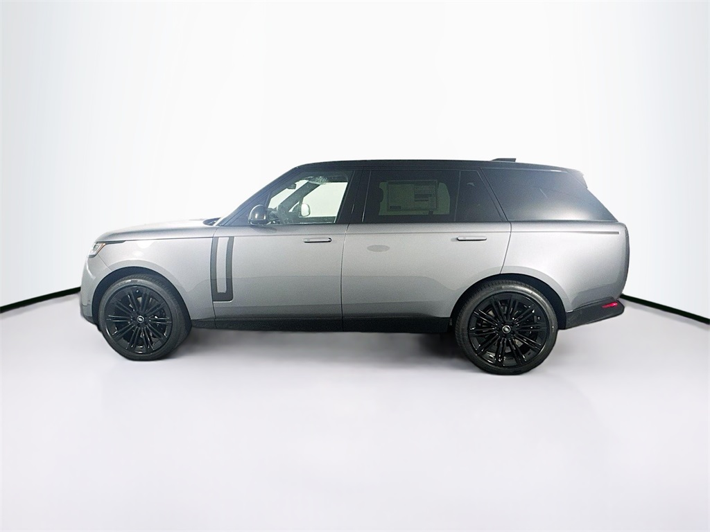 2025 Land Rover Range Rover SE photo 6