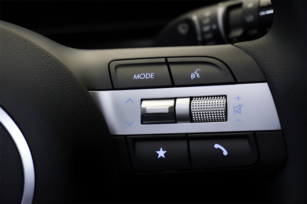 2025 Hyundai Tucson SE photo 14