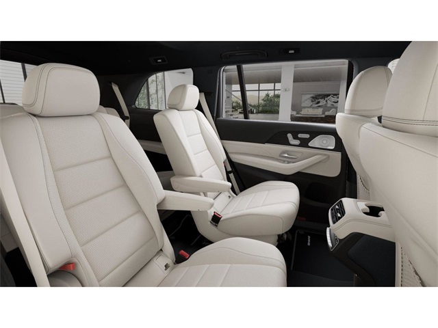 2026 Mercedes Benz GLS 450 4MATIC photo 5
