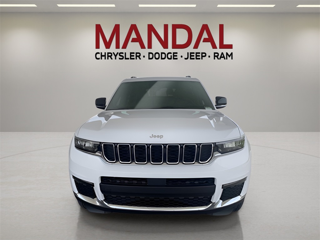 2025 Jeep Grand Cherokee Limited photo 3