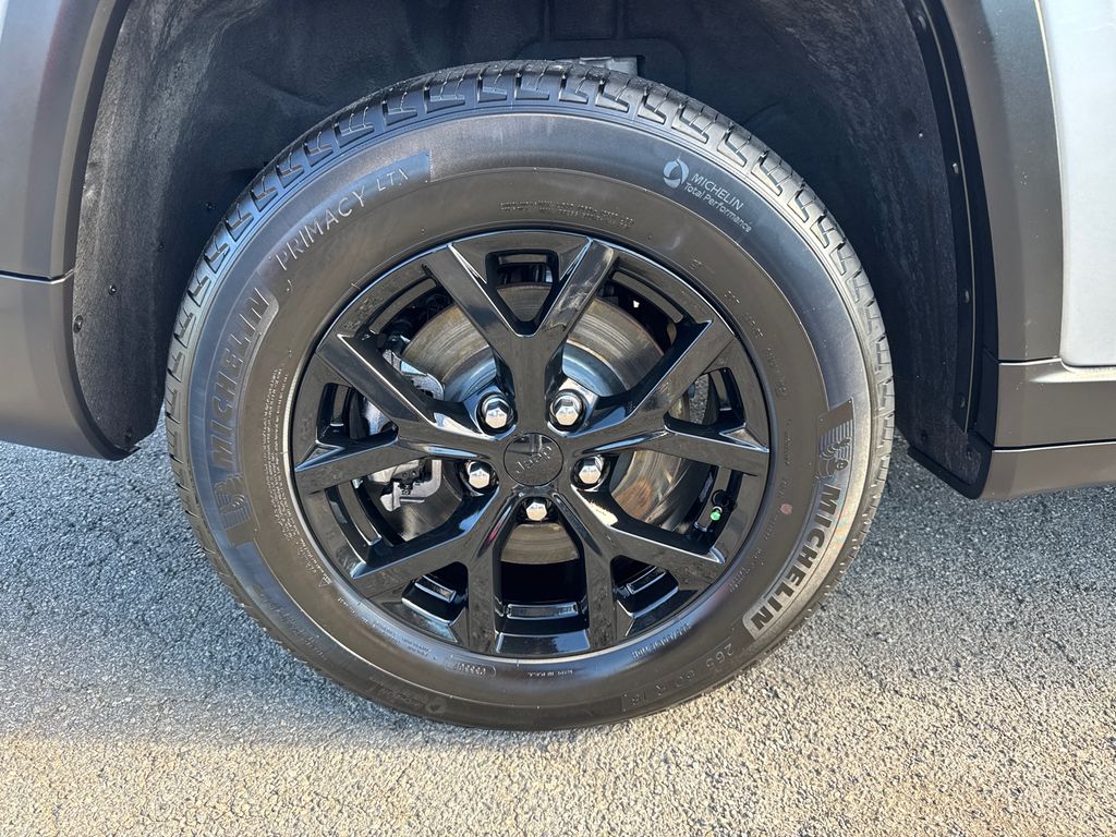 2024 Jeep Grand Cherokee Altitude photo 16