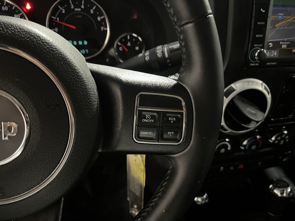 2014 Jeep Wrangler Unlimited Sahara photo 24