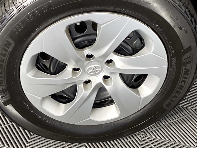 2023 Toyota RAV4 LE photo 25