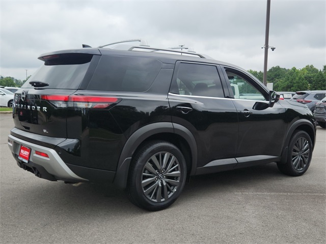 2025 Nissan Pathfinder SL photo 2