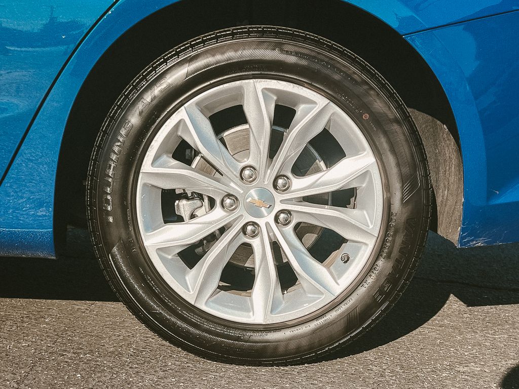 2023 Chevrolet Malibu 1LT photo 6