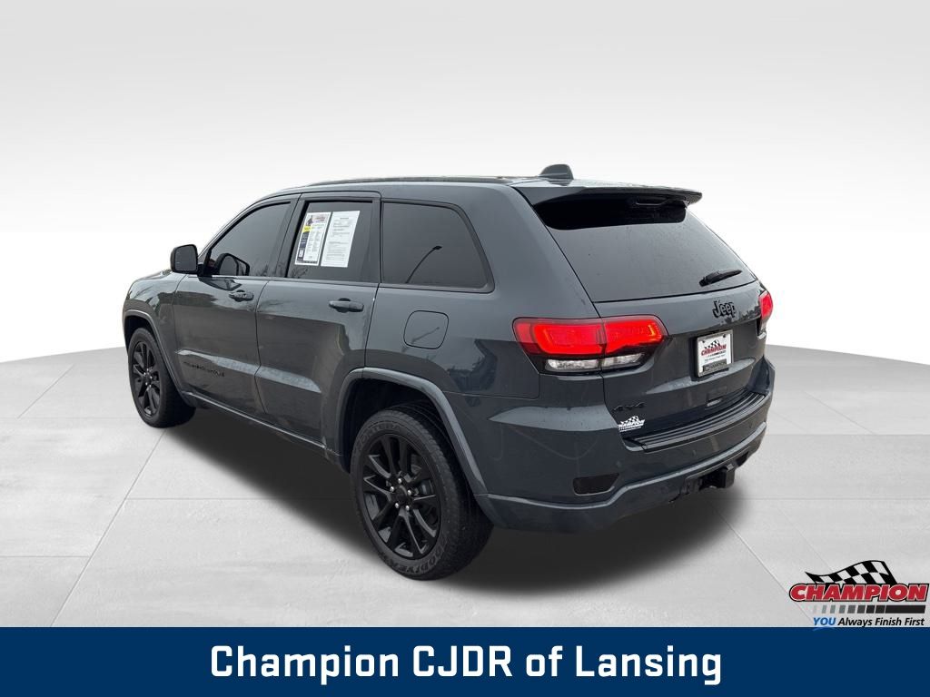 2017 Jeep Grand Cherokee Altitude photo 4