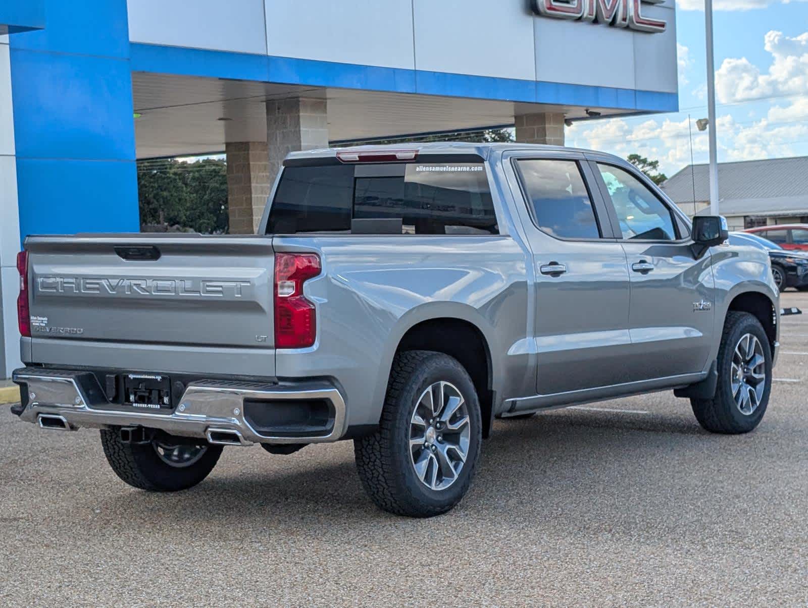 2026 Chevrolet Silverado 1500 LT photo 3