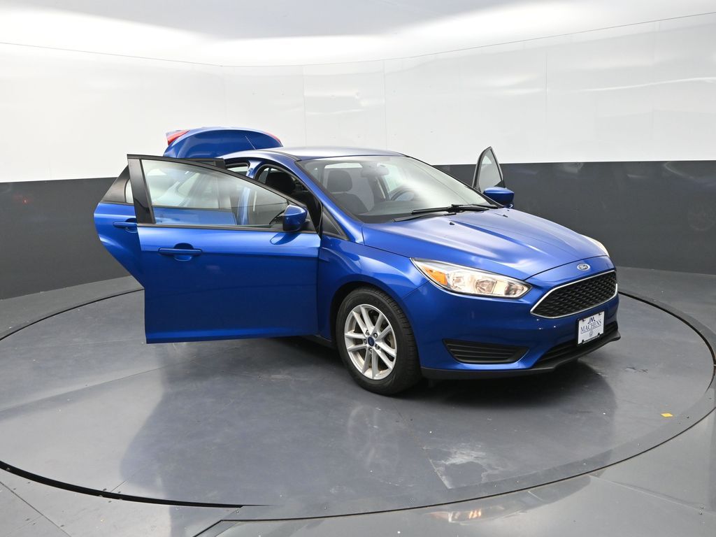2018 Ford Focus SE photo 25