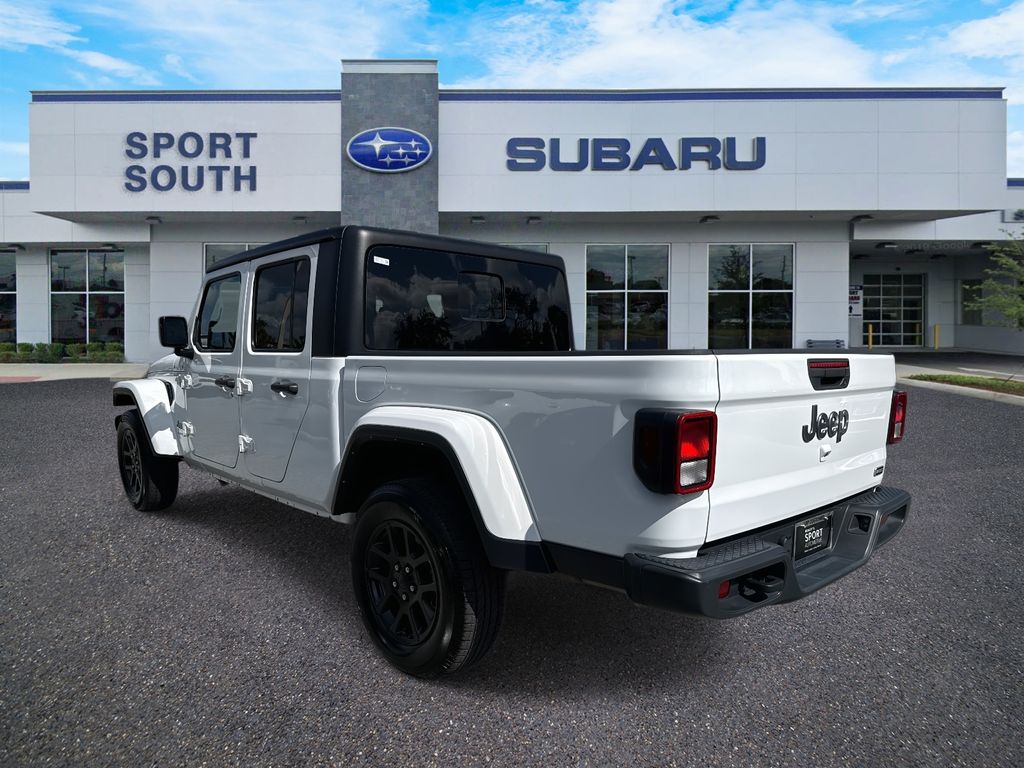 2023 Jeep Gladiator Overland photo 6