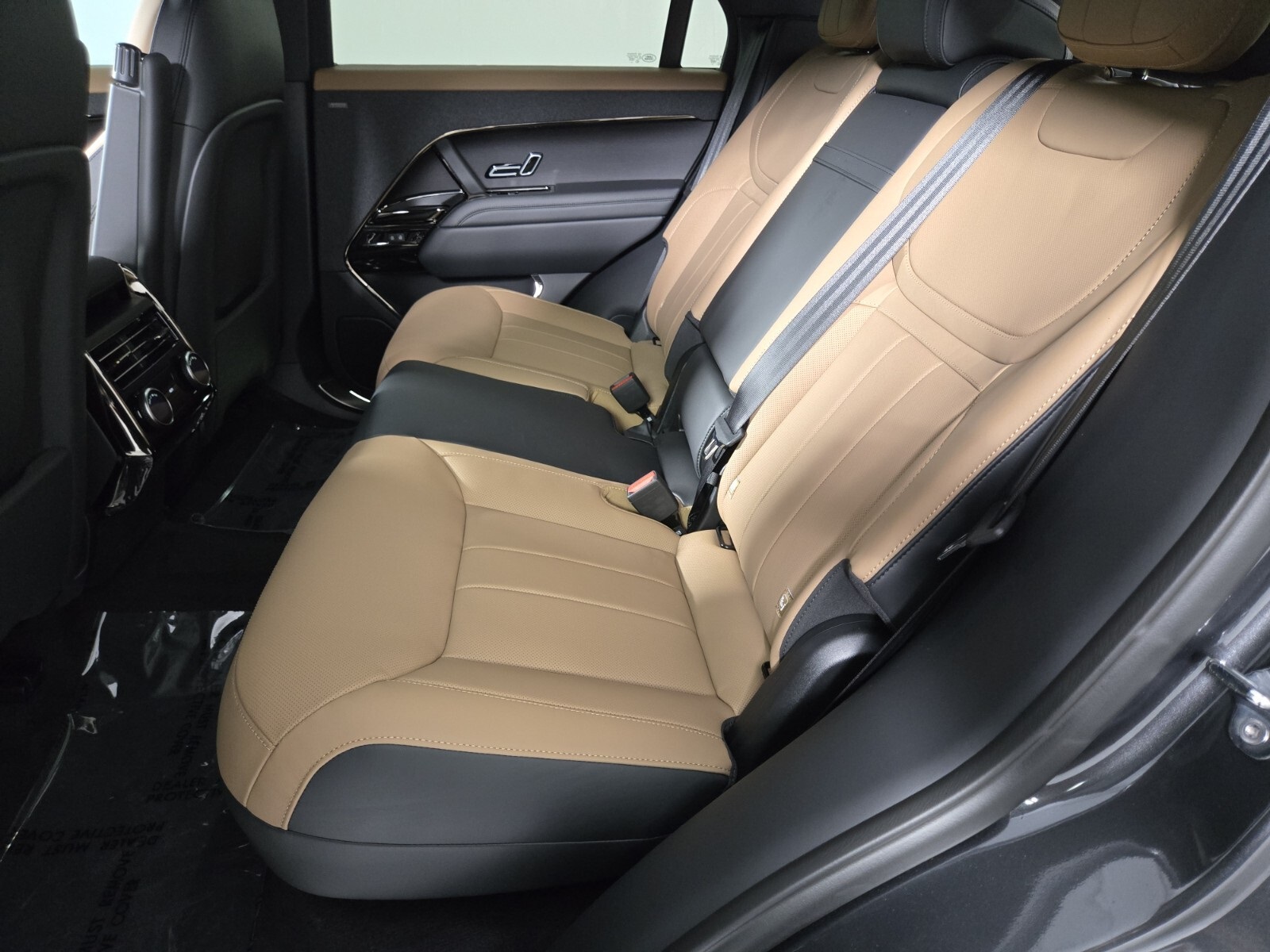 2025 Land Rover Range Rover Sport SE photo 4