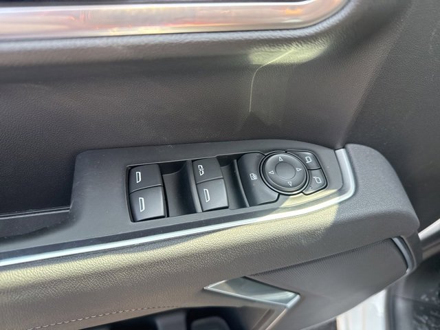 2025 Chevrolet Silverado 1500 LT photo 18