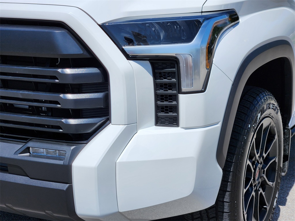 2025 Toyota Tundra SR5 photo 8