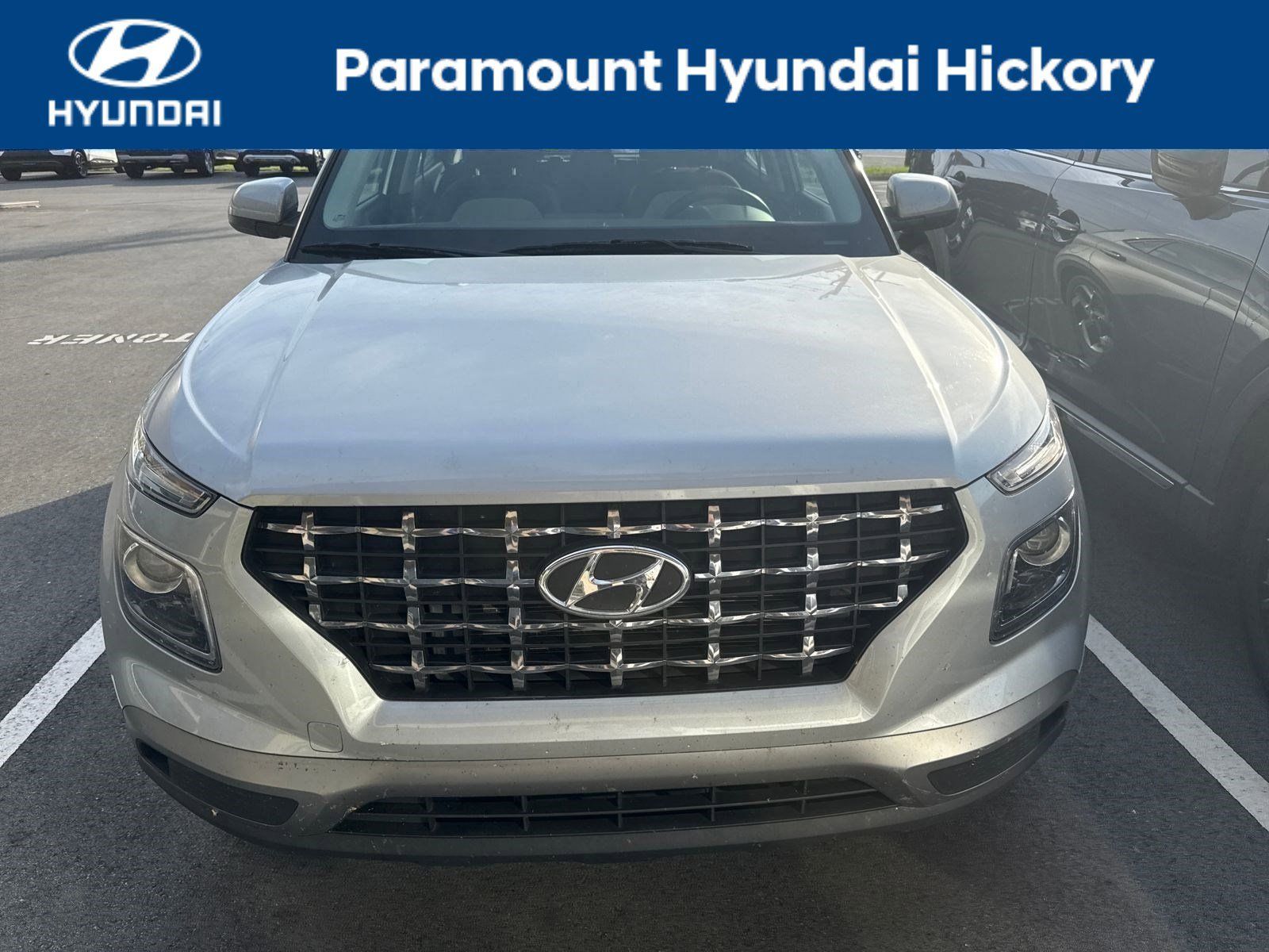 2022 Hyundai Venue SEL Limited photo 2