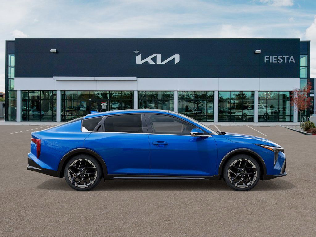 2025 Kia K4 GT-Line photo 6