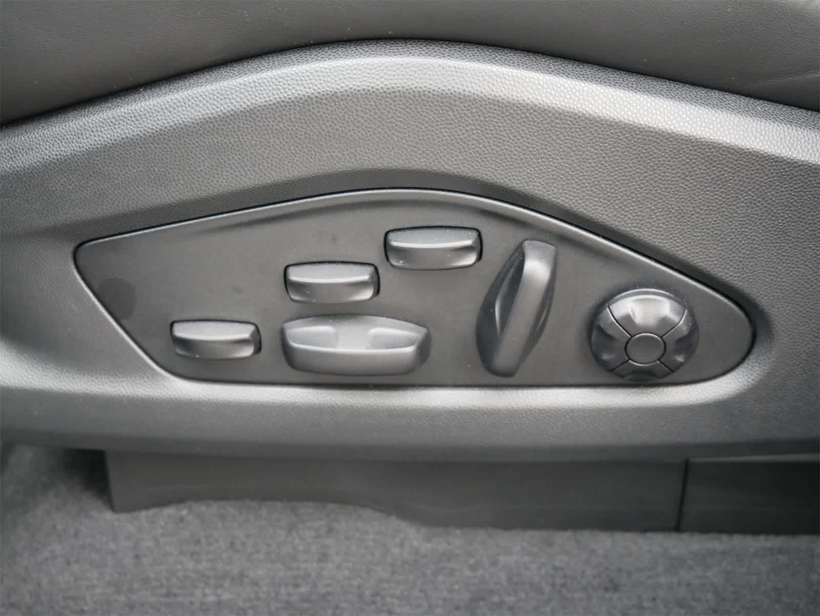 2024 Porsche Macan Electric 4 photo 12