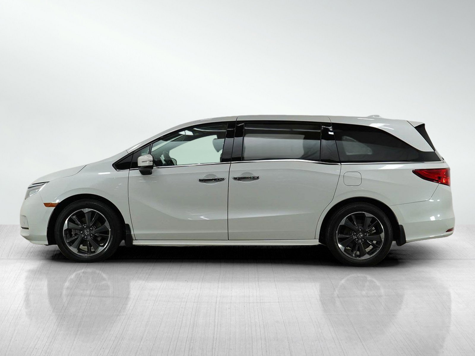Used 2023 Honda Odyssey Elite with VIN 5FNRL6H97PB062642 for sale in Burnsville, Minnesota