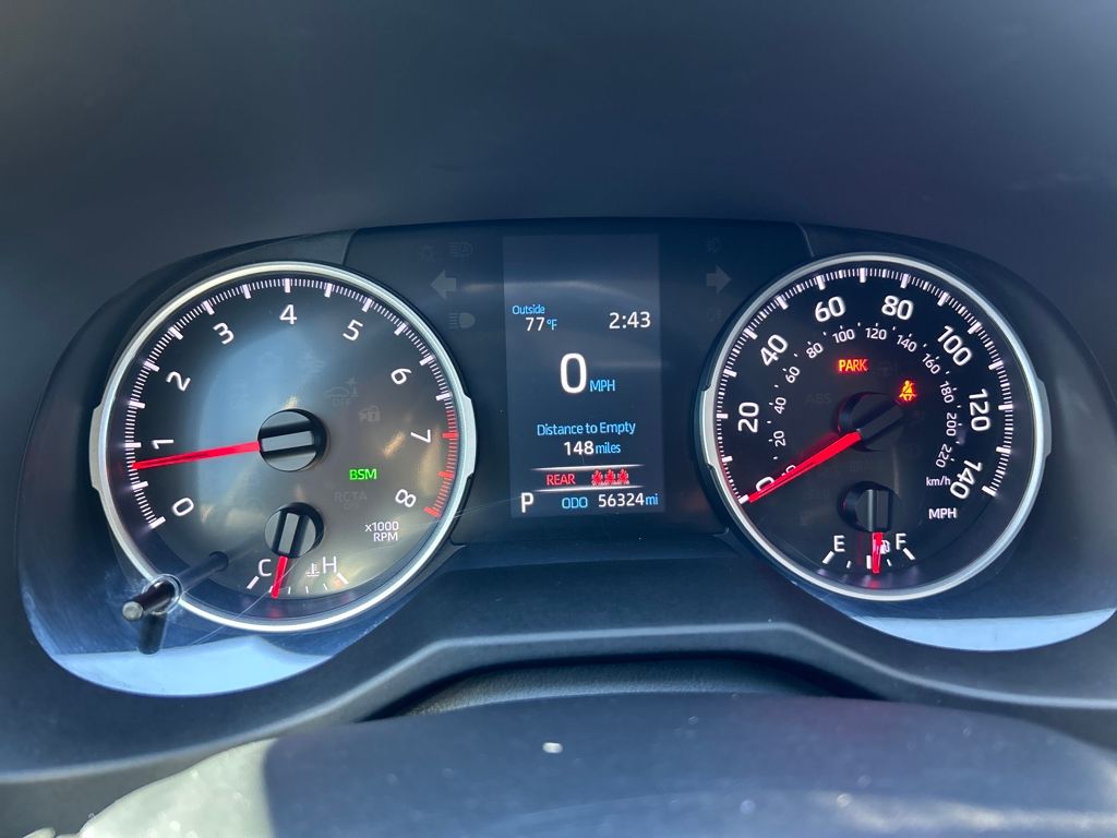 2021 Toyota RAV4 XLE photo 8