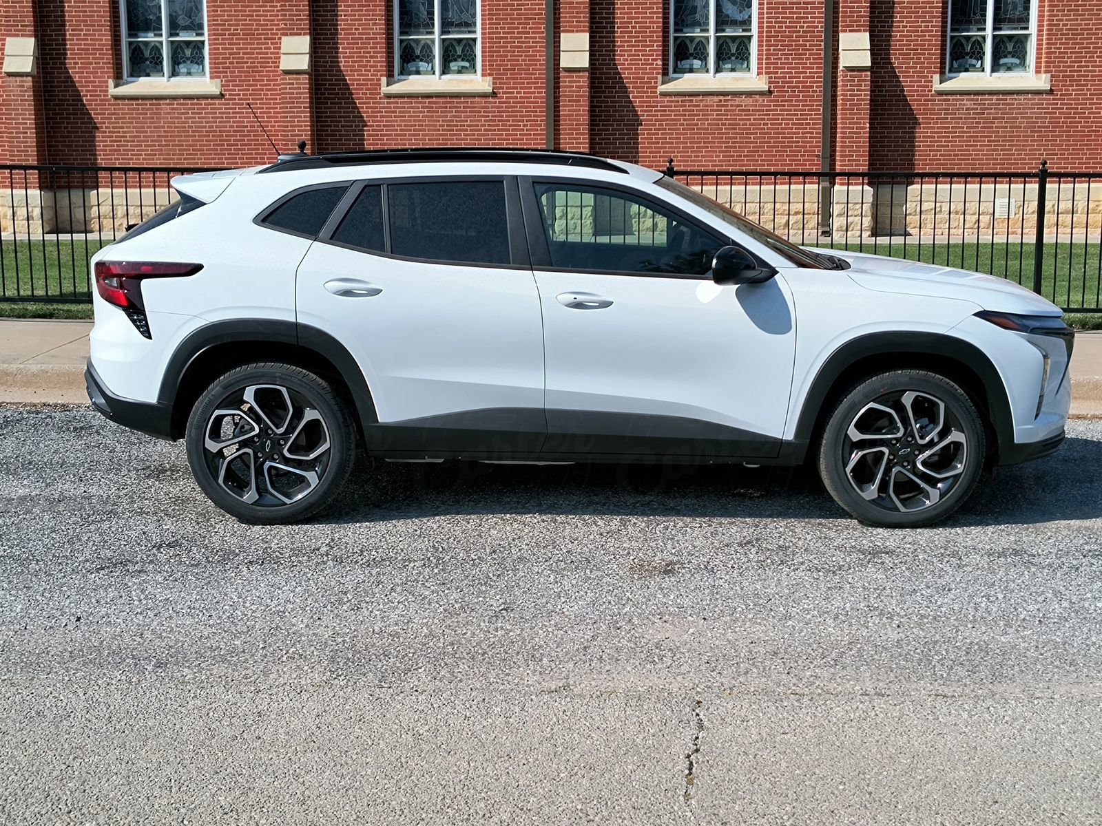 2025 Chevrolet Trax photo 3