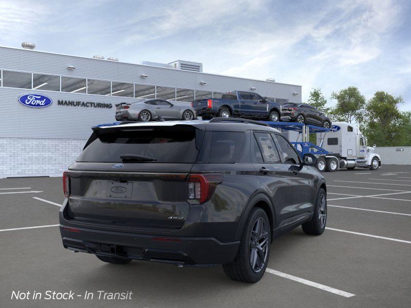 2025 Ford Explorer ST-Line Sport photo 3