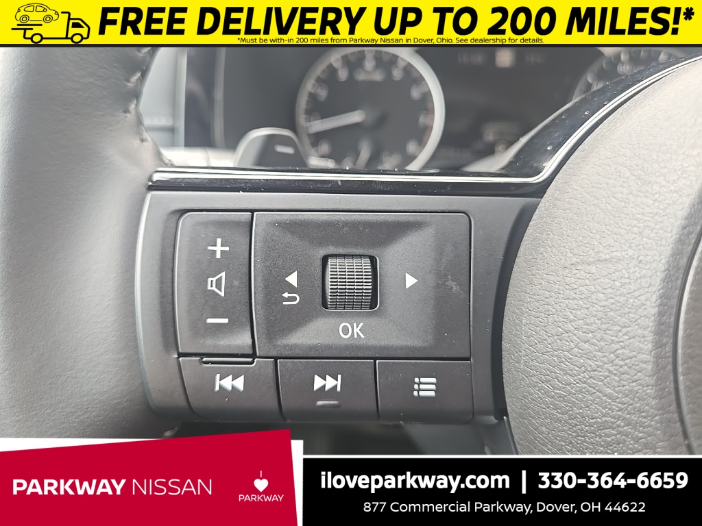 2024 Nissan Pathfinder SL photo 25