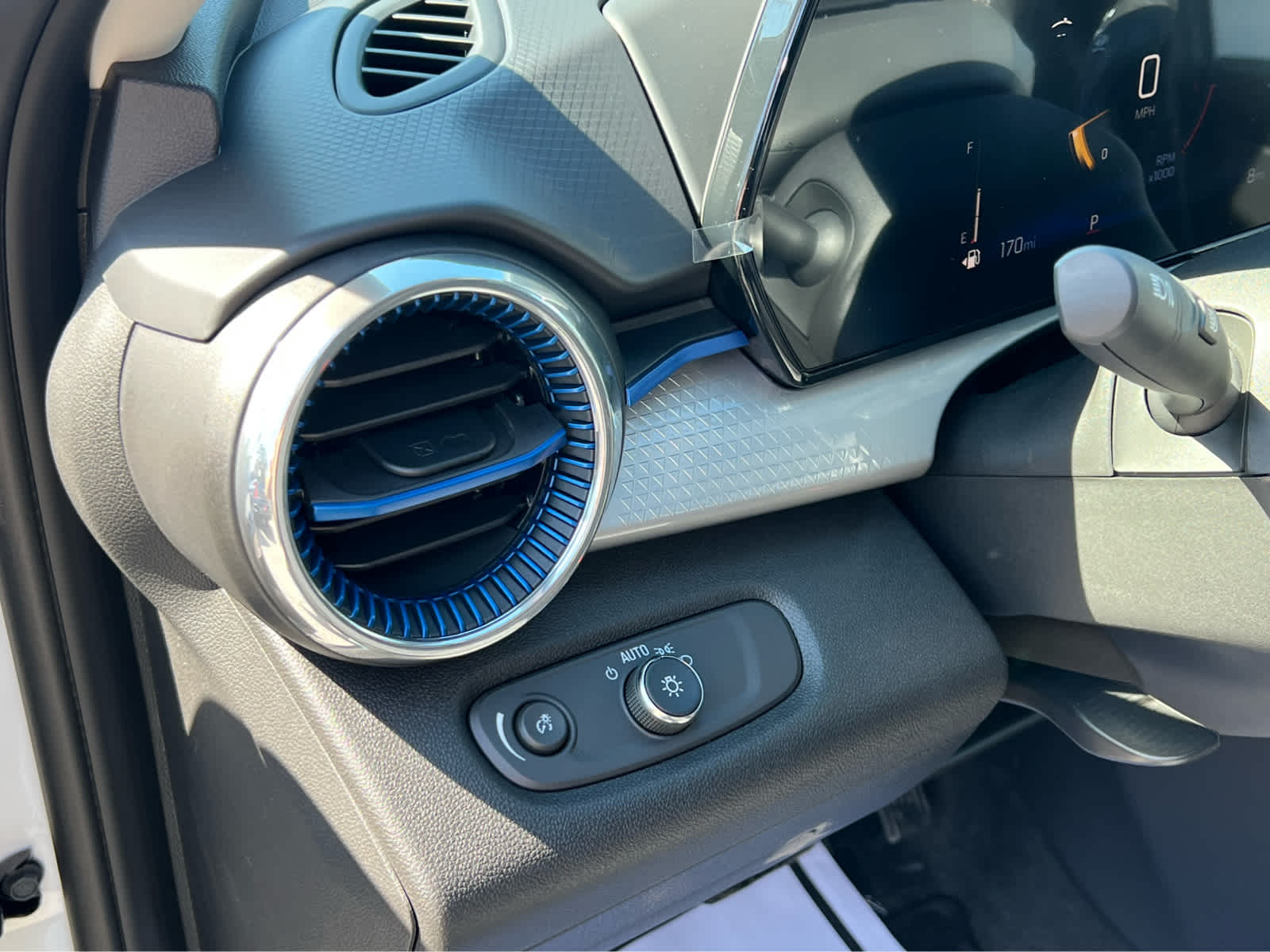 2025 Chevrolet Trax photo 9