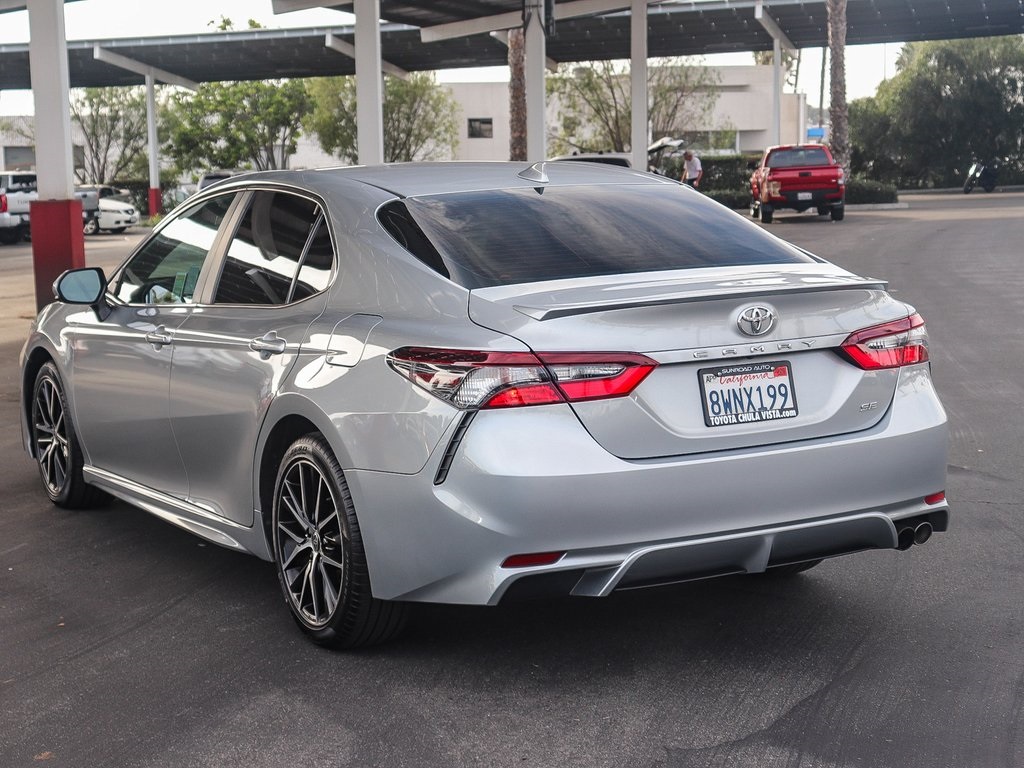 2021 Toyota Camry SE photo 4