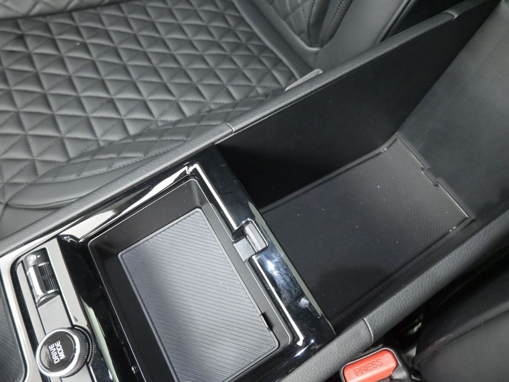 2025 Kia K5 GT-Line photo 9