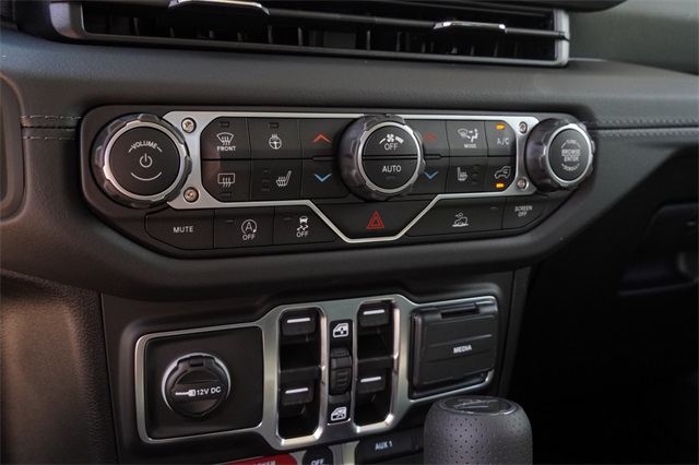 2025 Jeep Gladiator Mojave photo 23