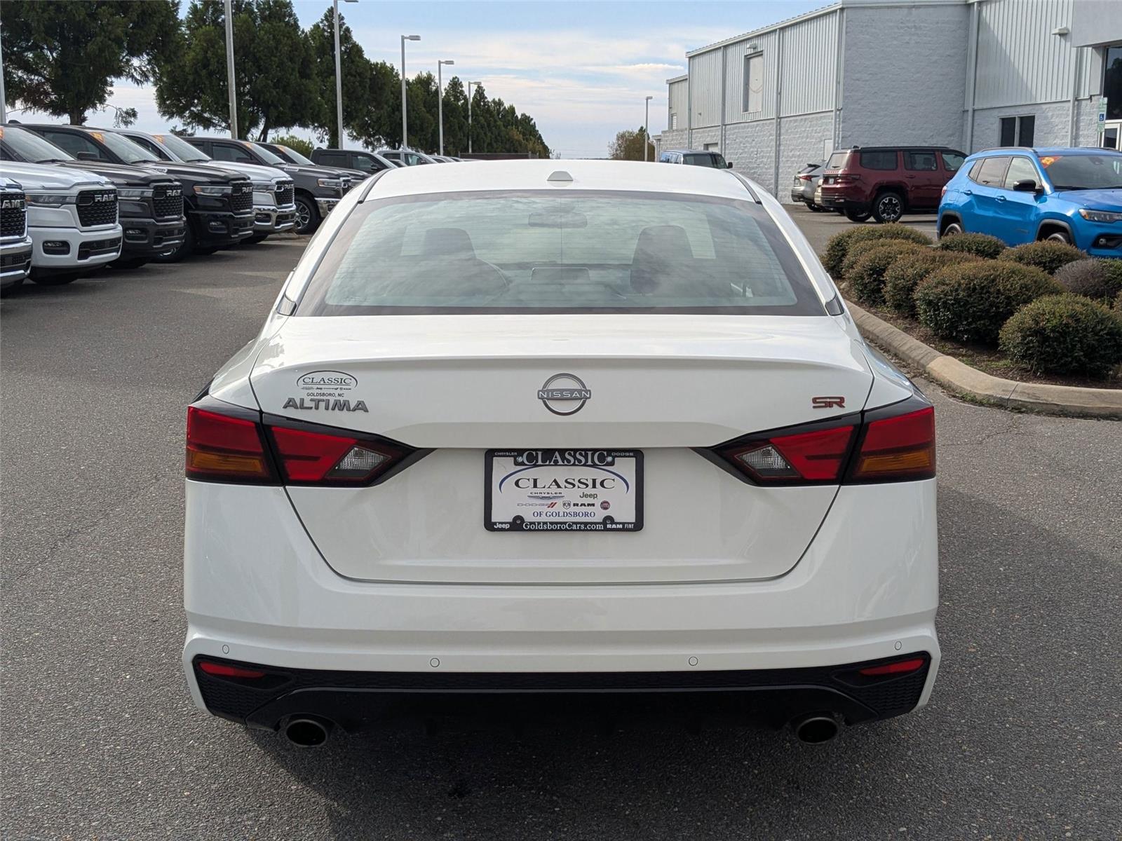 2024 Nissan Altima 2.5 SR photo 6