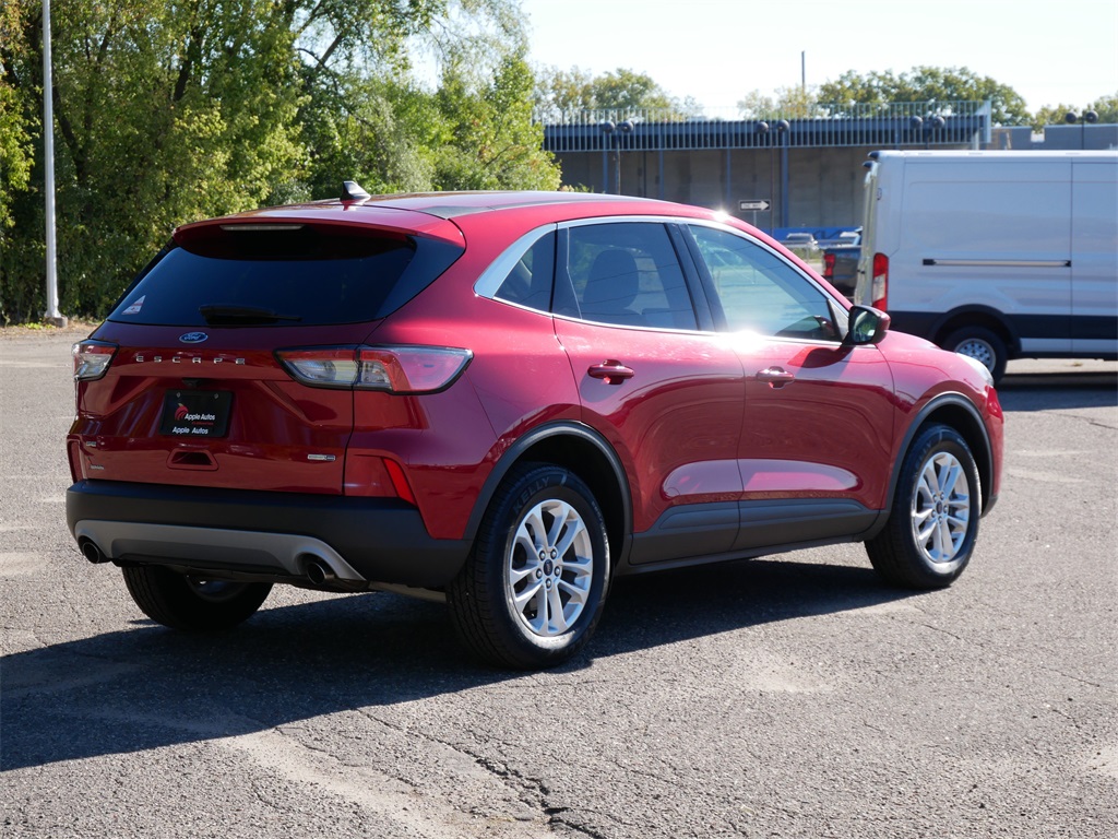 2020 Ford Escape SE photo 3