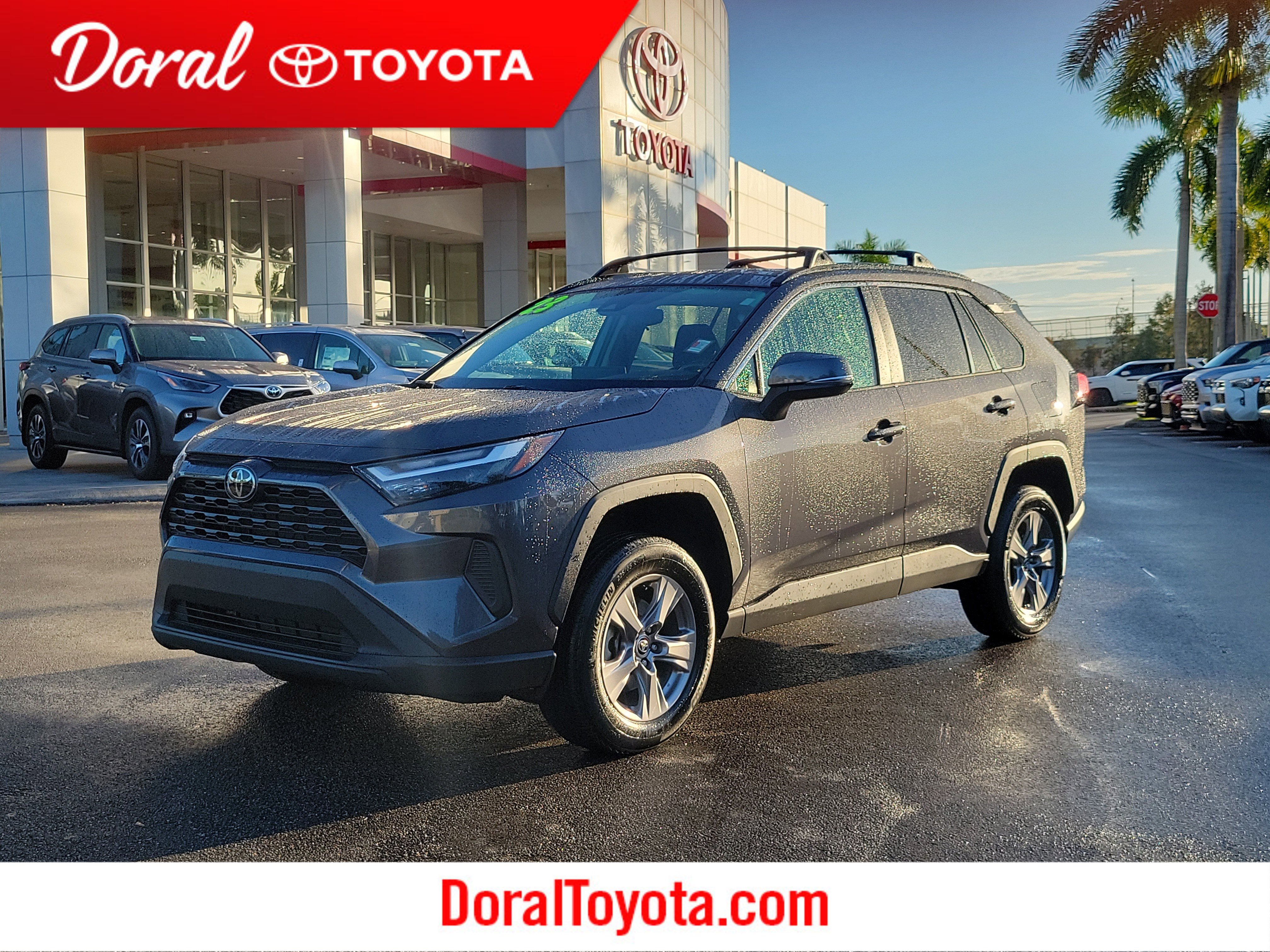 2023 Toyota RAV4 XLE's photo