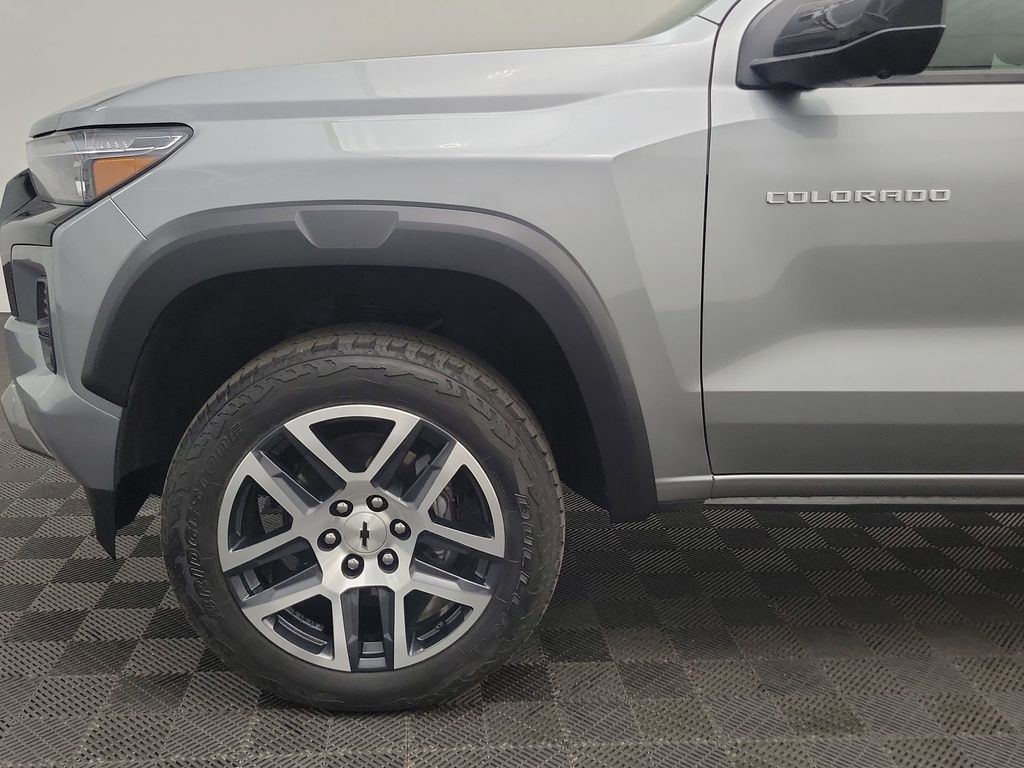 2023 Chevrolet Colorado Z71 photo 9
