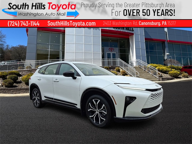 2025 Toyota Crown Signia XLE's photo