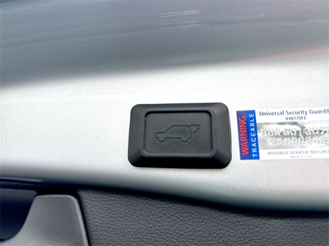 2022 Toyota RAV4 Hybrid SE photo 21