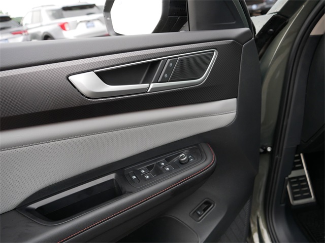 2024 Volkswagen Atlas Peak Edition SEL photo 15