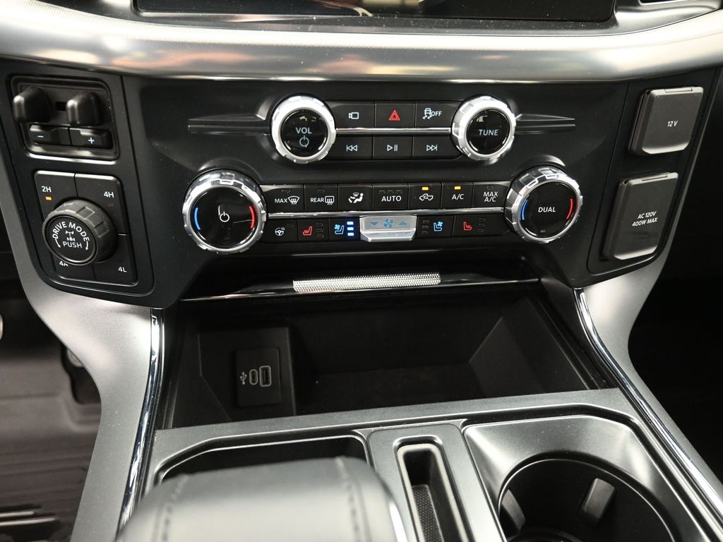 2025 Ford F-150 Lariat photo 8