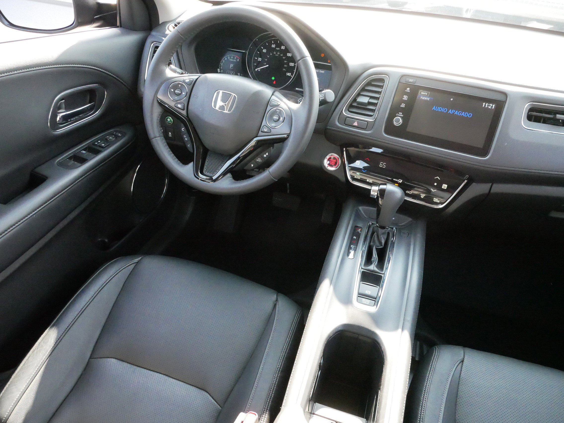 2020 Honda HR-V Touring photo 9