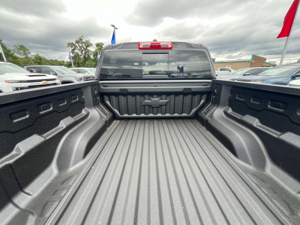 2025 Chevrolet Colorado ZR2 photo 10