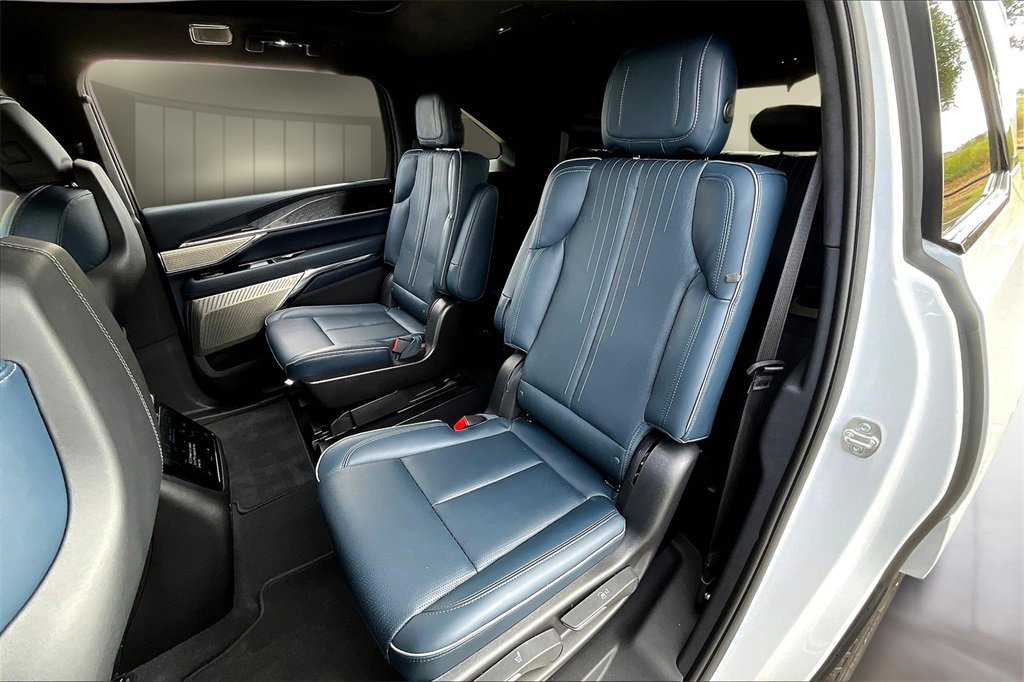 2025 Cadillac Escalade IQ Sport photo 10