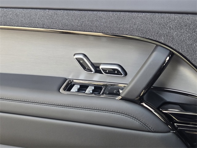 2025 Land Rover Range Rover Sport SE photo 14
