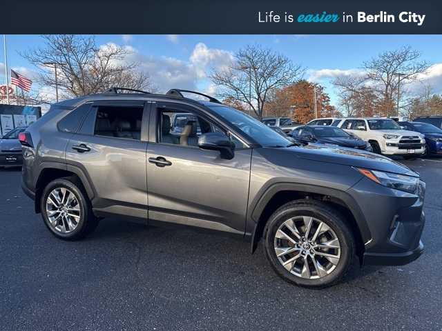 2022 Toyota RAV4 XLE Premium's photo