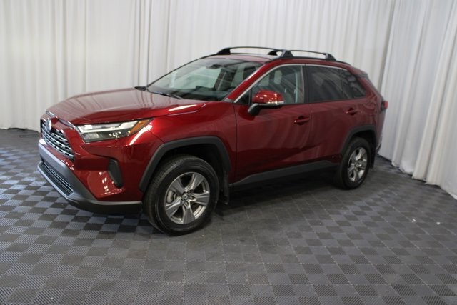 2024 Toyota RAV4 Hybrid XLE photo 2